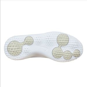 Women’s Nike Roche golf shoes NWOT. In box